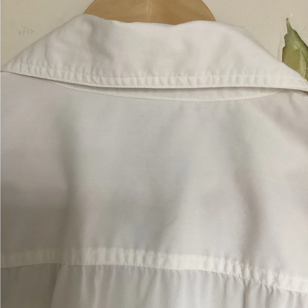 🌺 CHICO’S white shirt Sz 2 button down mother of pearl buttons stretch cotton - Picture 7 of 10